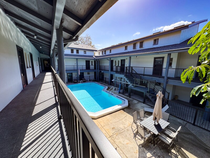 Building Photo - 1100 Turner St