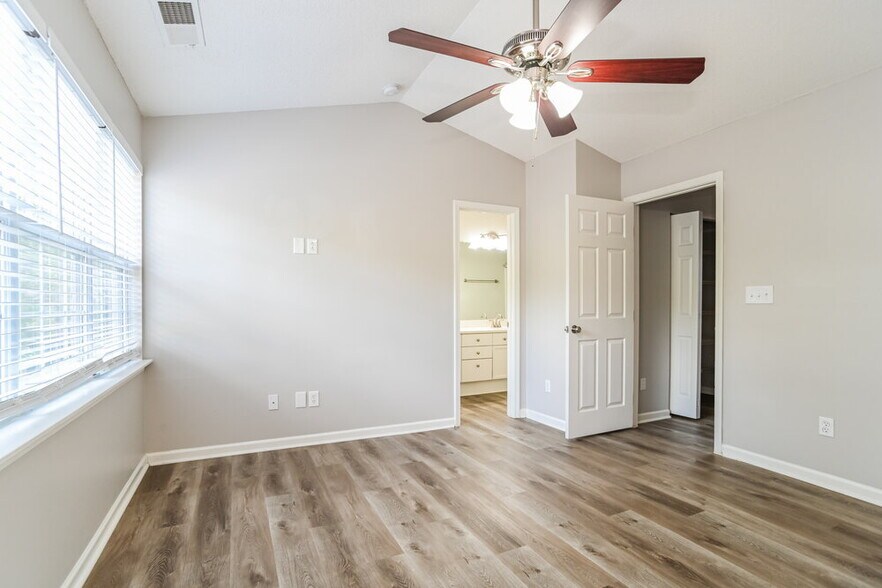 Building Photo - 5966 Cougar Ln