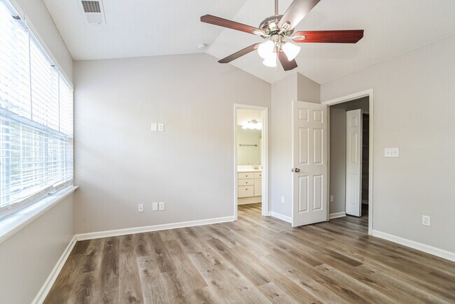 Building Photo - 5966 Cougar Ln