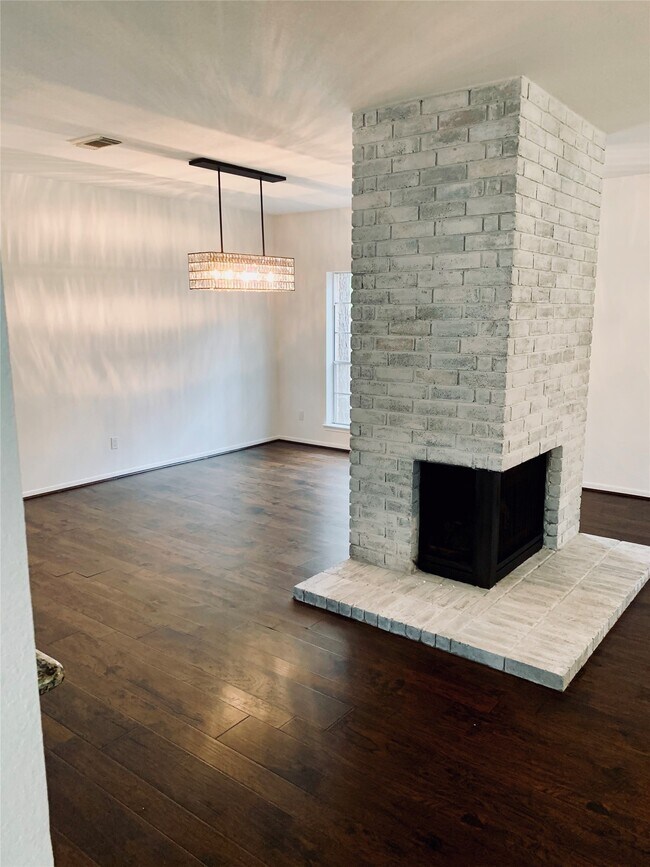 Building Photo - 75 E Village Knoll Cir