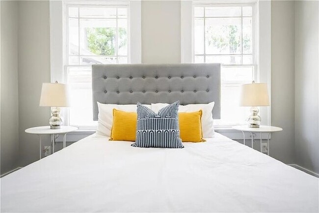 Building Photo - 943 Rose Cir SW