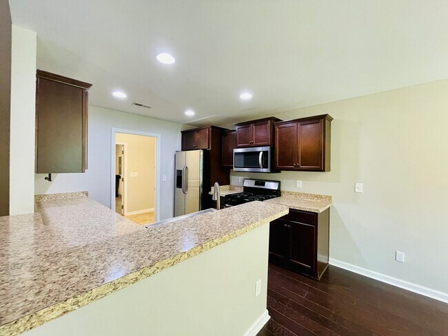 Building Photo - BEAUTIFUL 3 BR/2BA with 2 car garage. Private back yard space! Conway location!