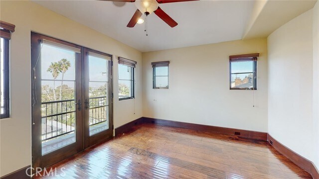 Building Photo - 227 Pso De Granada