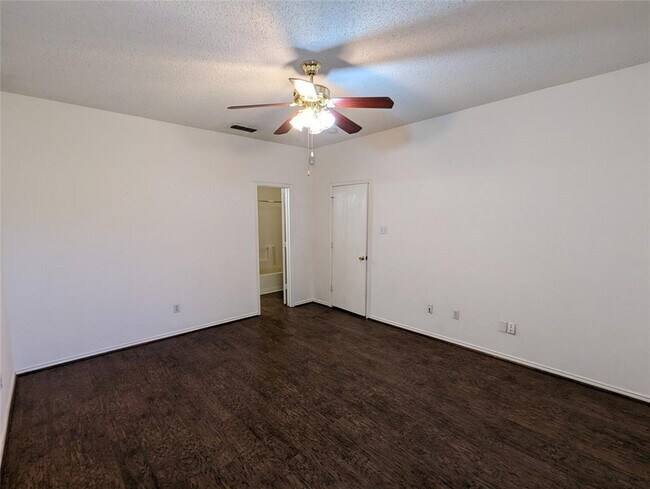 Building Photo - 6367 Stonewater Bend Trail