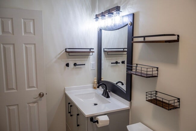 Building Photo - **HALF OFF FIRST MONTHS RENT**3 bedrooms, Fenced in backyard, 12x24 shed, NO breed restrictions!