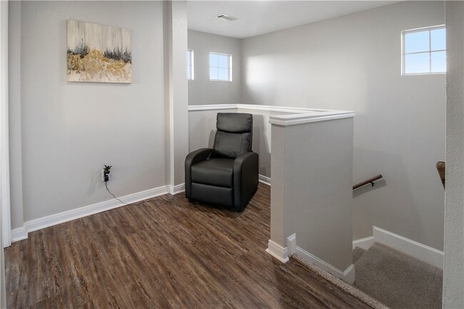 Building Photo - 2903 McLaren Dr