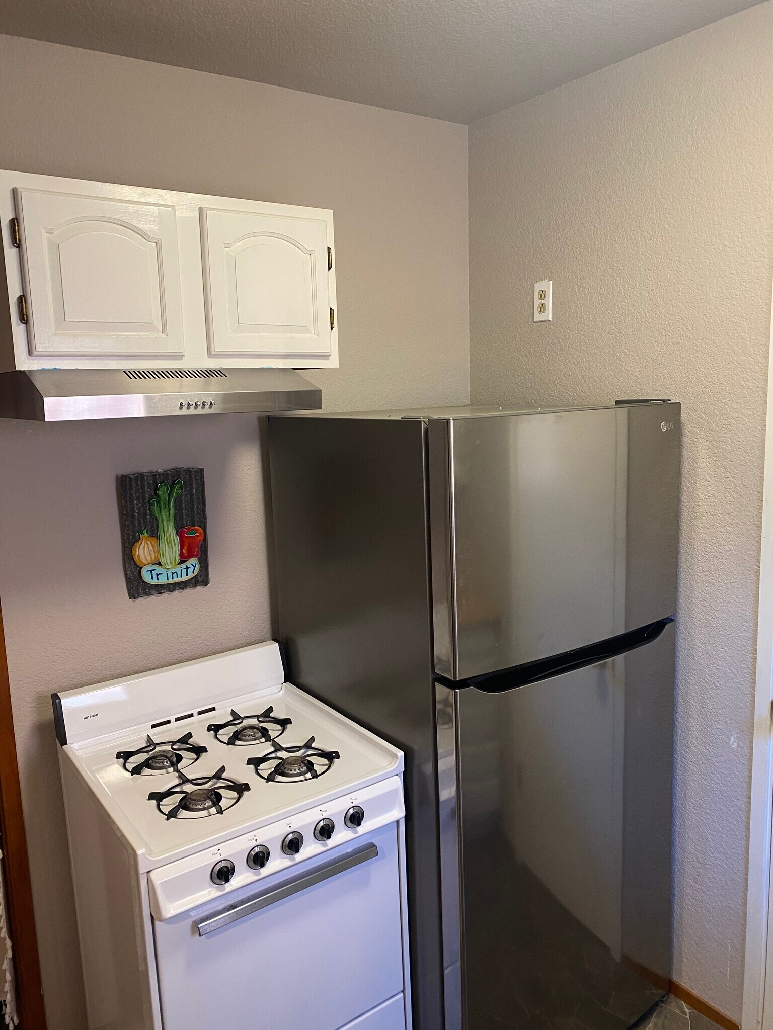 Big fridge. - 415 10th St