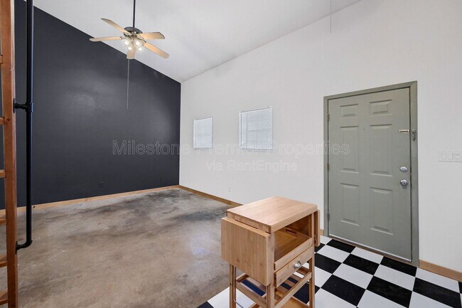 Building Photo - 362 Fisherman Rd