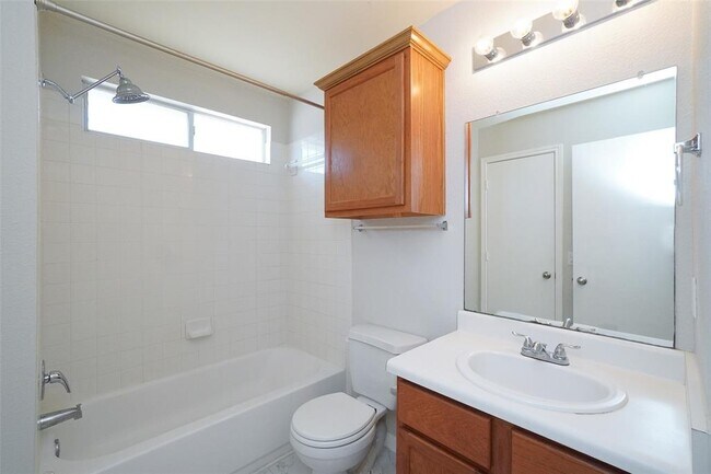 Building Photo - 311 Pentire Way