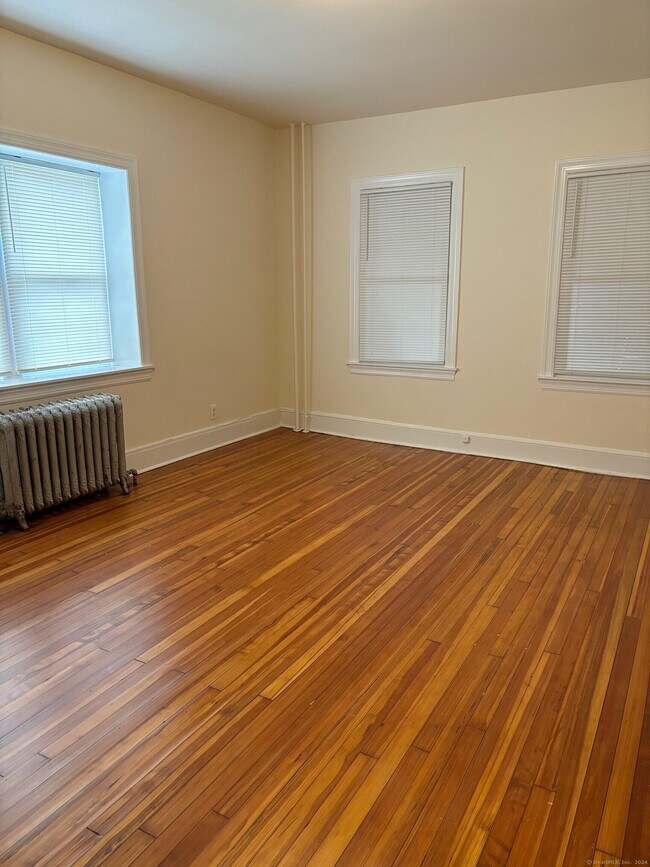 Building Photo - 375 Greenwich Ave