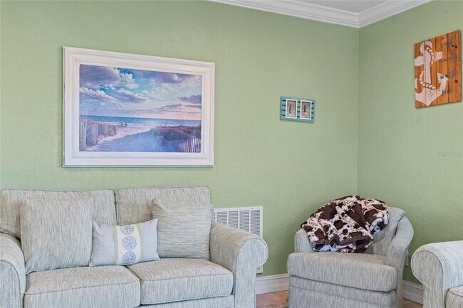 Building Photo - 284 44th Ave