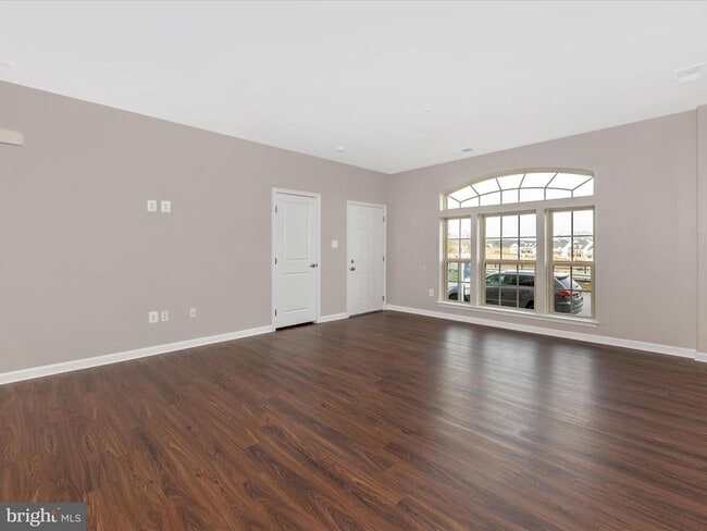 Building Photo - 10020 Beerse St