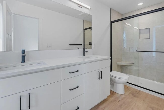 Building Photo - Newer Construction Townhome in Sunset Meadows