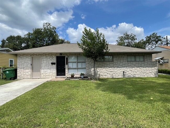 Primary Photo - 5743 Beldart St