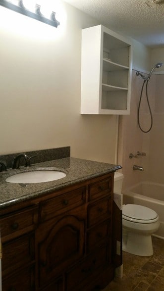 Building Photo - 5397 Shallowford Rd