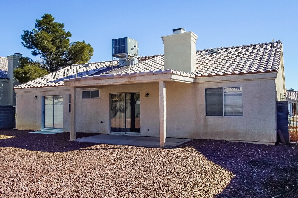 Building Photo - 4705 Wild Oak Way