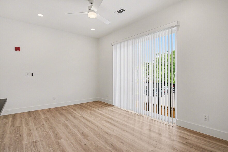 Building Photo - 2217 N Fitzhugh Ave