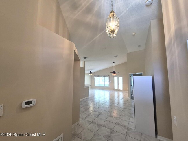 Building Photo - 1233 Foxridge Pl