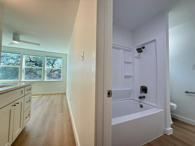 Building Photo - 13339 Water Oak Ln