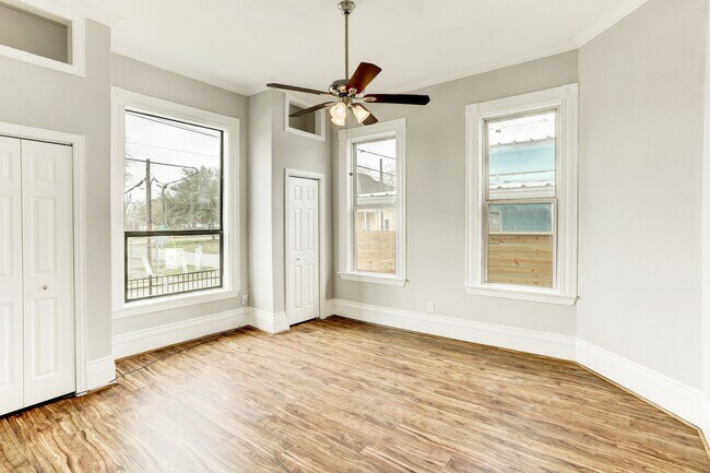 Building Photo - 2721 Engelke St