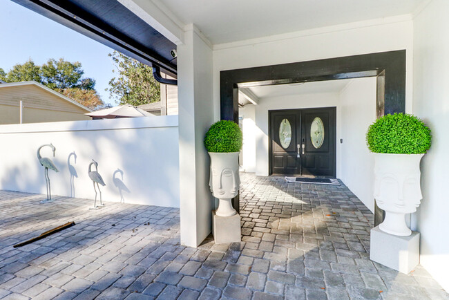 Building Photo - 16212 W Course Dr