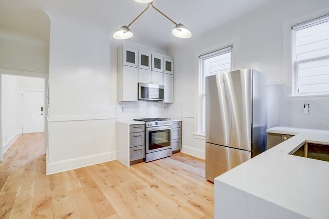 Building Photo - 1106A Shotwell St