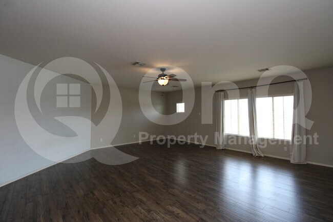 Building Photo - 12908 W Sierra Vista Dr