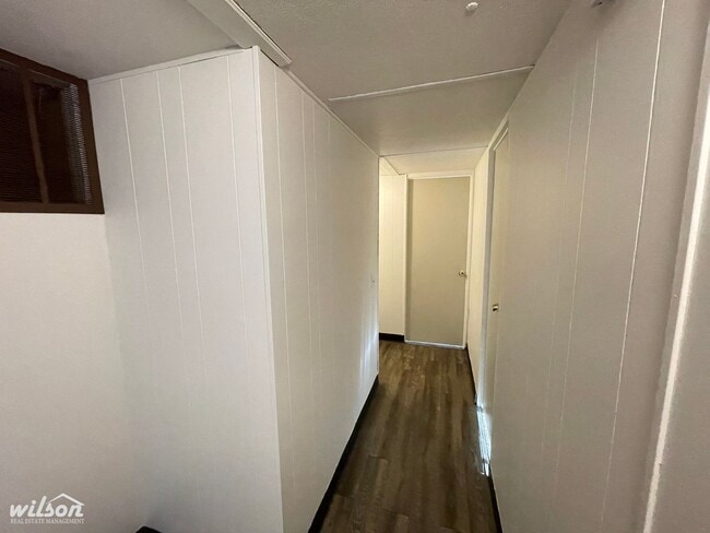 Building Photo - Spacious 4-Bedroom Home in Mabton, WA – Pet Friendly!