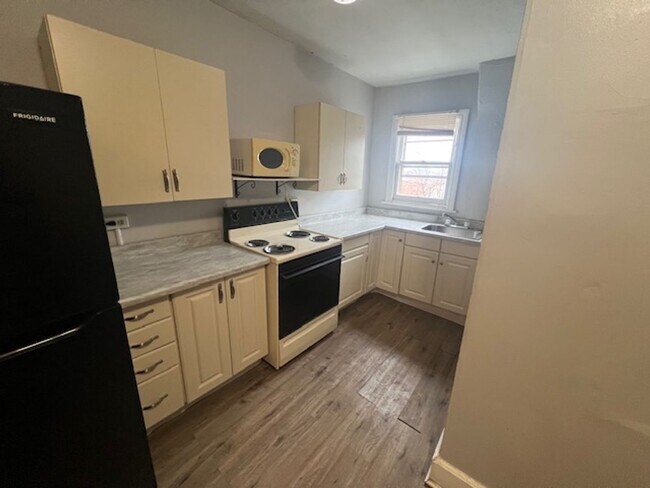 Building Photo - 1158 Mulberry St