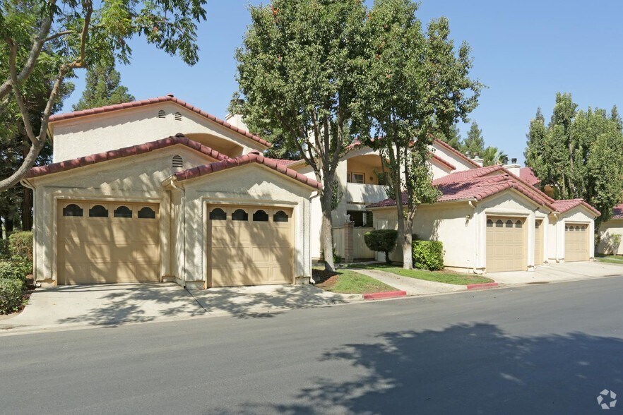 Golden Oak Apartments 800 N Lovers Ln Visalia CA 93292 Apartment Finder