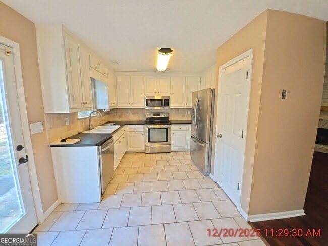 Building Photo - 155 Stroud Rd