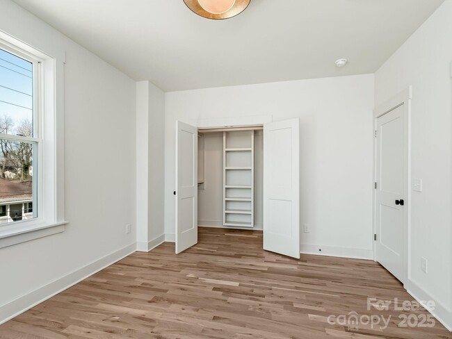 Building Photo - 1310 N Davidson St