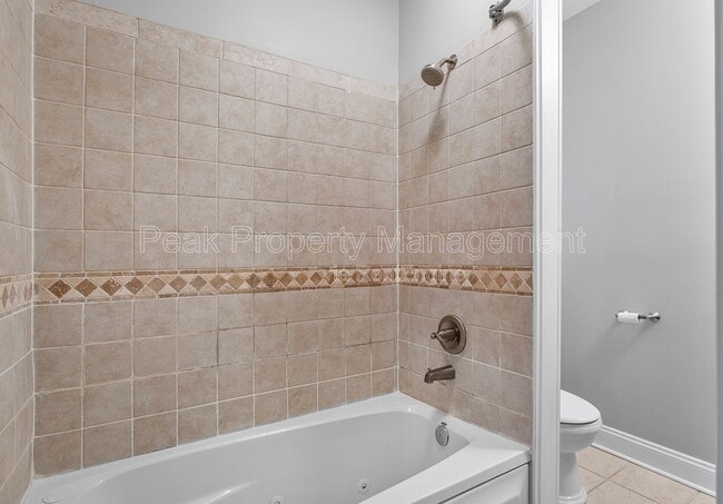 Building Photo - 2122 E Marshall St