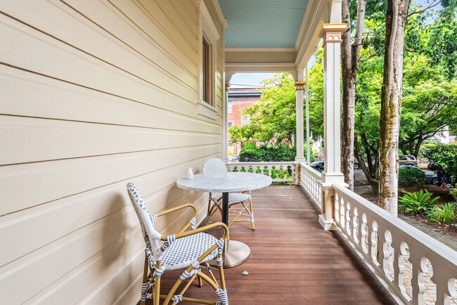 Building Photo - 2234 NW Johnson St