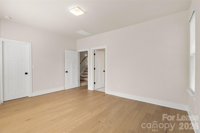 Building Photo - 6017 Irwins Br Dr