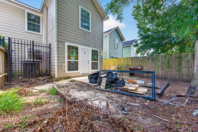 Building Photo - 4613 Knoxville St