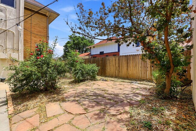Building Photo - $4,720.95 with $300 off the first month's rent, 5 Beds - 5 Bath, Single Family Home in Denver wit...
