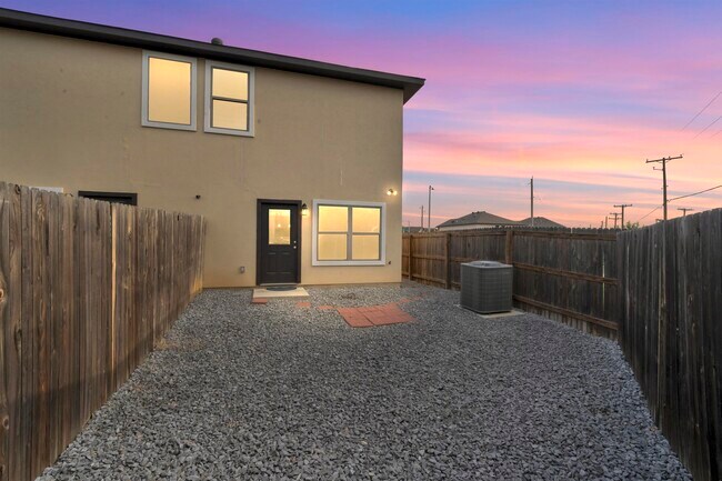 Building Photo - 204 Welland Dr