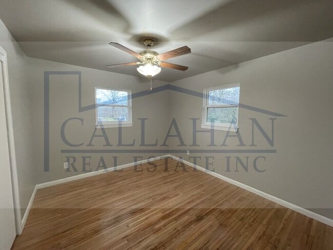 Building Photo - 313 Parkdale Rd