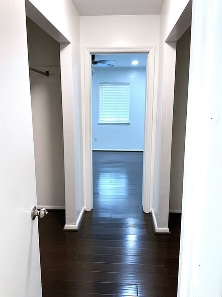Building Photo - 1001 Woodland Vlg