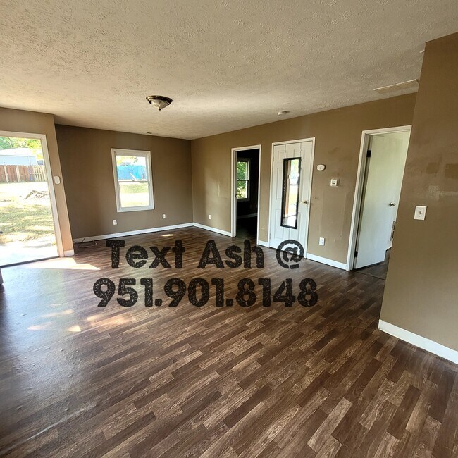 Building Photo - 1224 W 13th St