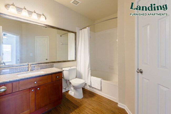Building Photo - 901 Lakeside Cir