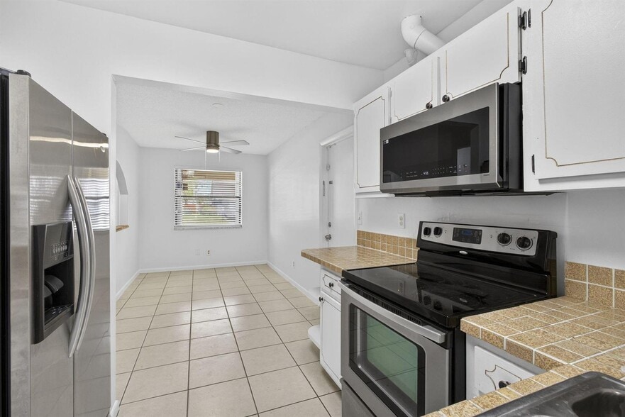 Building Photo - 11925 Suellen Cir