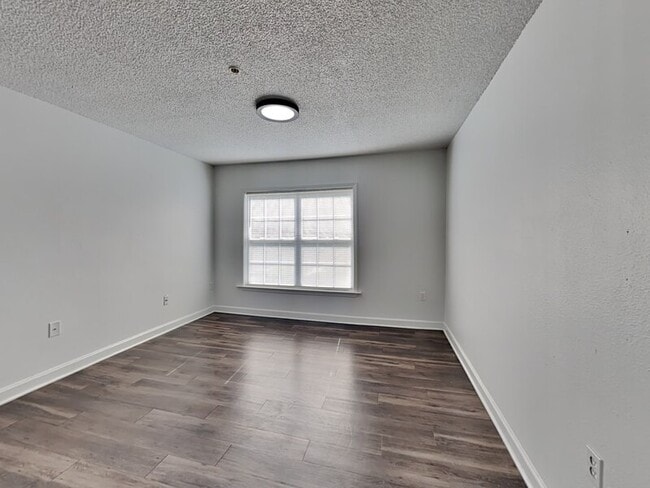 Building Photo - 2059 Dixie Belle Dr