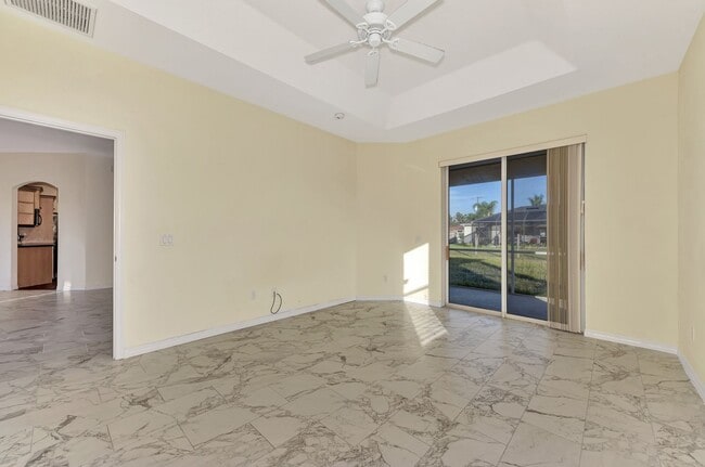 Building Photo - Living Large at a Beautiful 3/2 in Northport