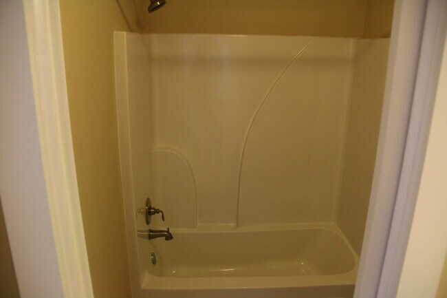 Building Photo - Executive Rental in Cypress Point S/D