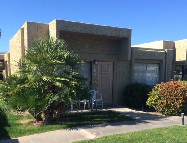 Building Photo - 2273 Los Patos Dr