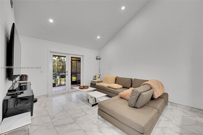 Building Photo - 18578 Woodstream Dr