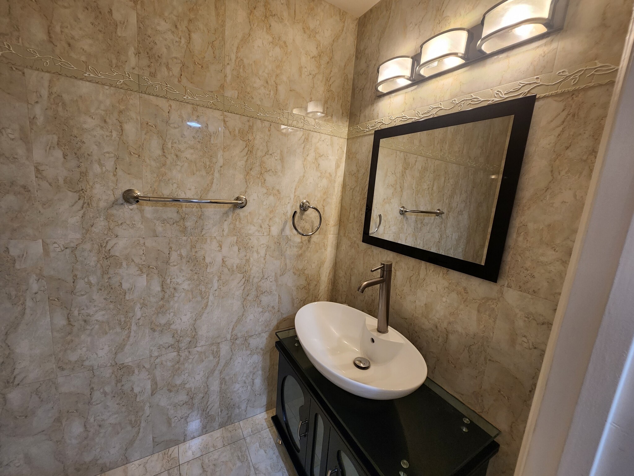 Building Photo - 212 N Jackson St