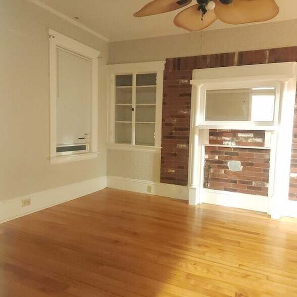 Building Photo - 5 Cohasset St